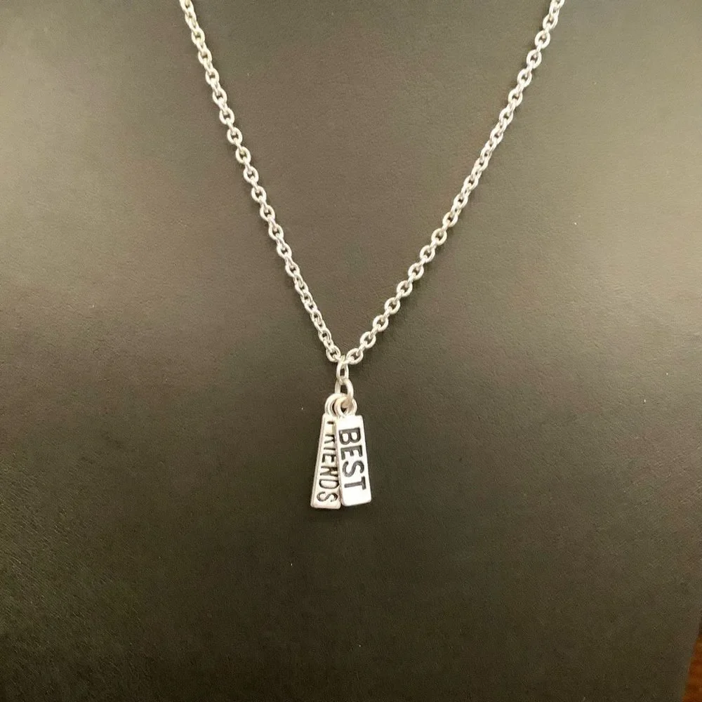 Best Friends Silver tone Necklace euc - Picture 1 of 4